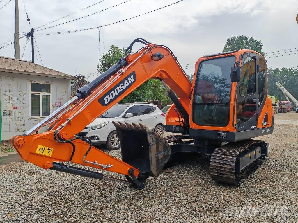 Doosan DX75-9C حفارات وسط 7 طن - 12 طن