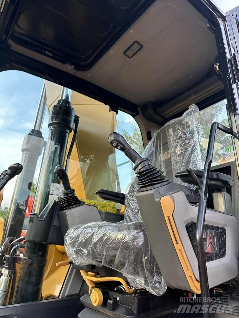 CAT 323 gc حفارات زحافة