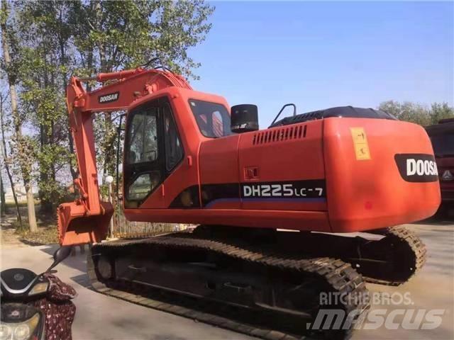 Doosan DH 225 LC-7 حفارات زحافة