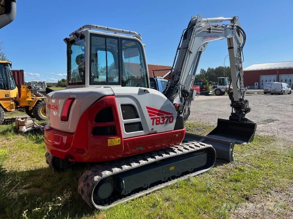 Takeuchi TB 370 حفارات وسط 7 طن - 12 طن