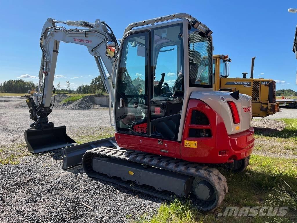 Takeuchi TB 370 حفارات وسط 7 طن - 12 طن