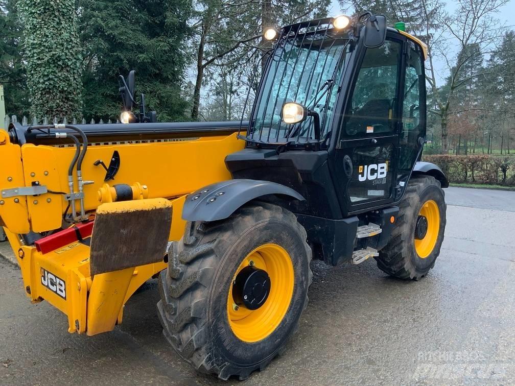 JCB 540V140 مناولات متداخلة