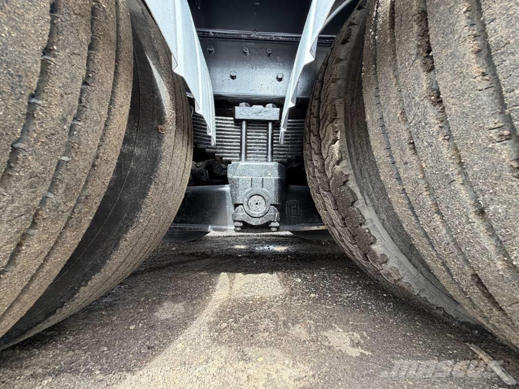 Freightliner 114 SD شاحنات مزدوجة / خلخلة