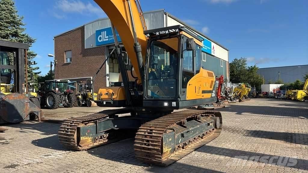 Hyundai HX220L حفارات خاصة