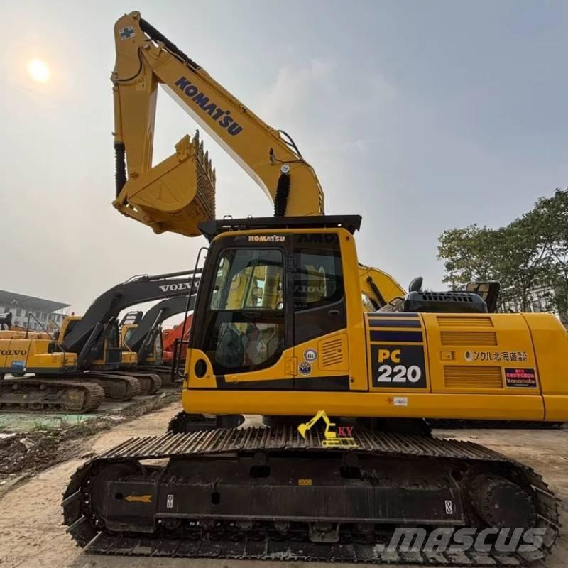 Komatsu PC 220-8 حفارات زحافة
