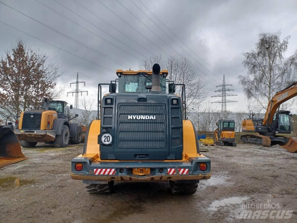 Hyundai HL 965 لوادر بعجل