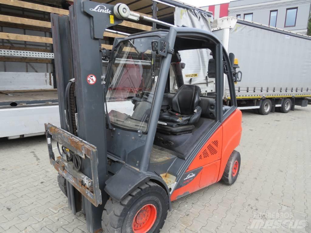 Linde H 30 D شاحنات الديزل