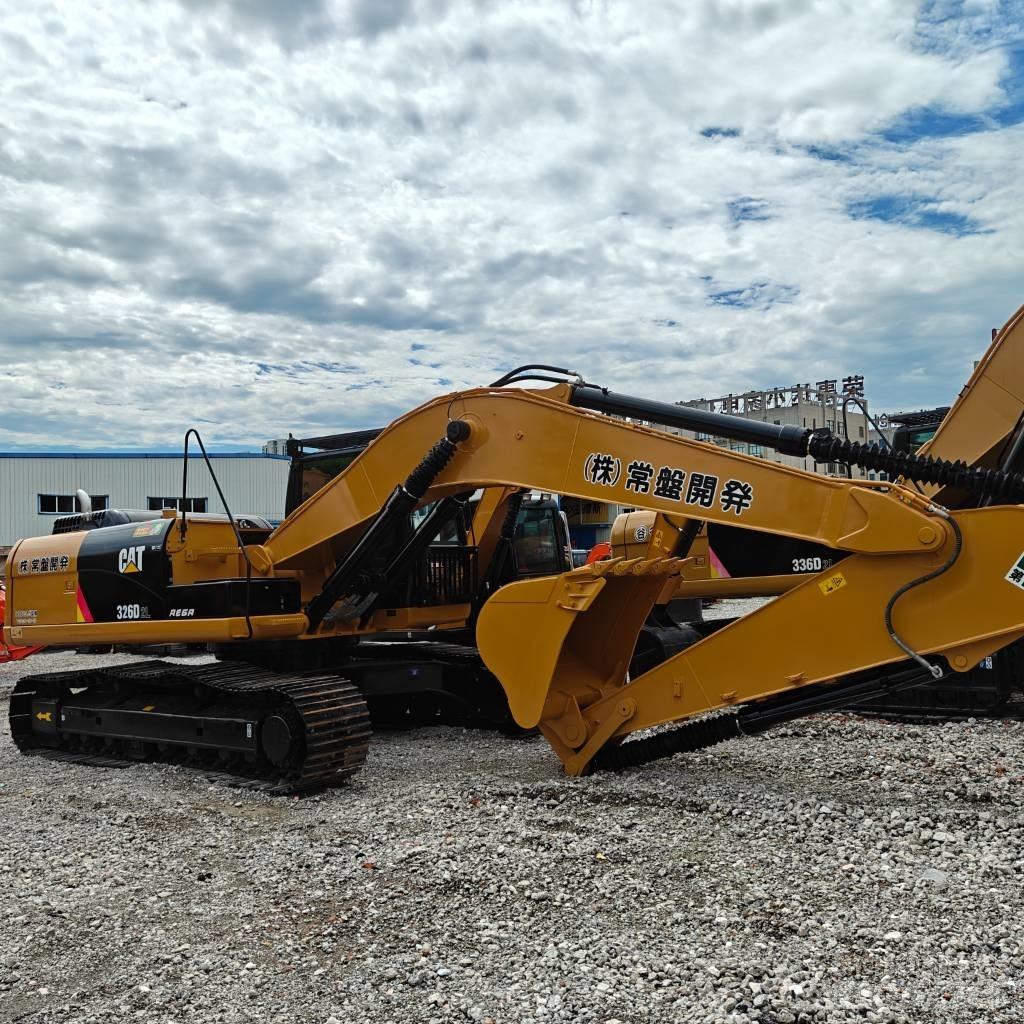 CAT 326D2 حفارات زحافة