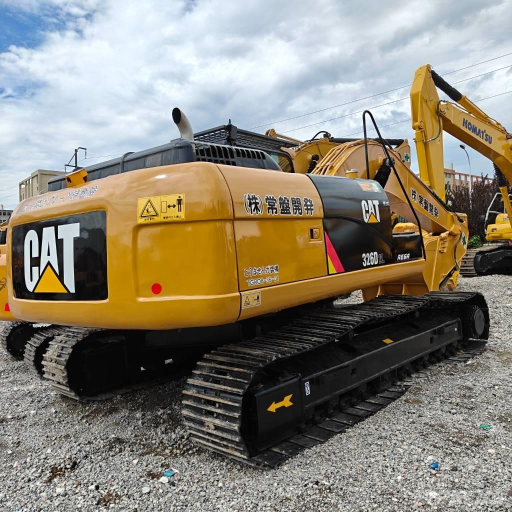 CAT 326D2 حفارات زحافة