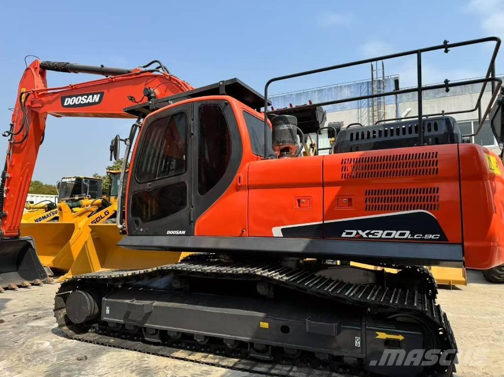 Doosan DX 300 LCA حفارات زحافة