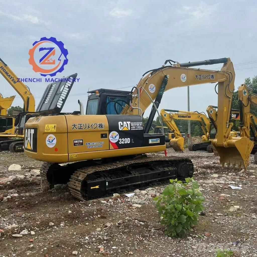 CAT 320 D2 حفارات زحافة