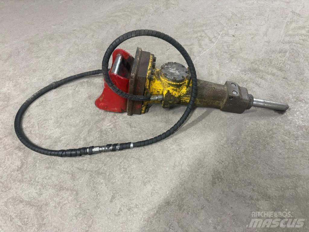 Epiroc SB 102 مطارق / كسارات