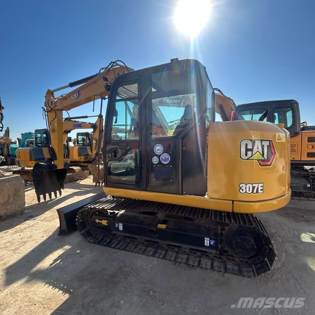 CAT 307E2 حفارات زحافة