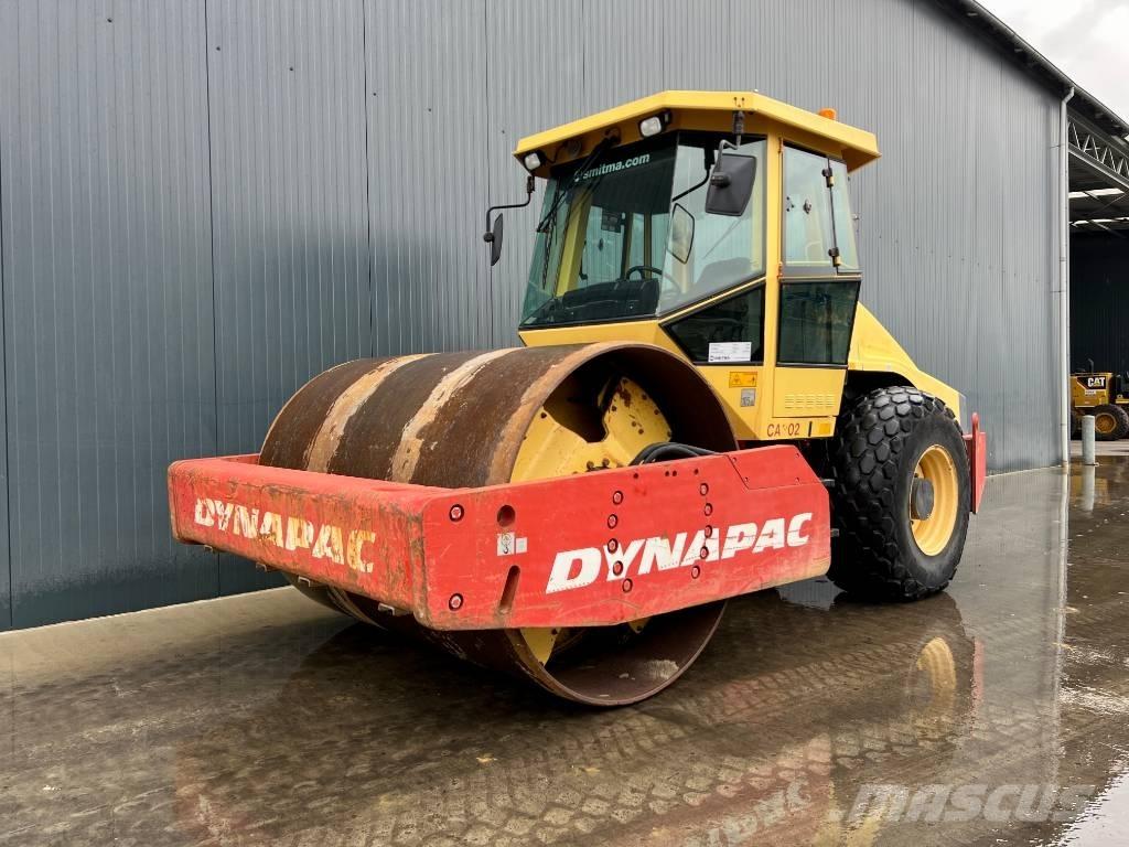 Dynapac CA302D مداحل أحادية الأسطوانة