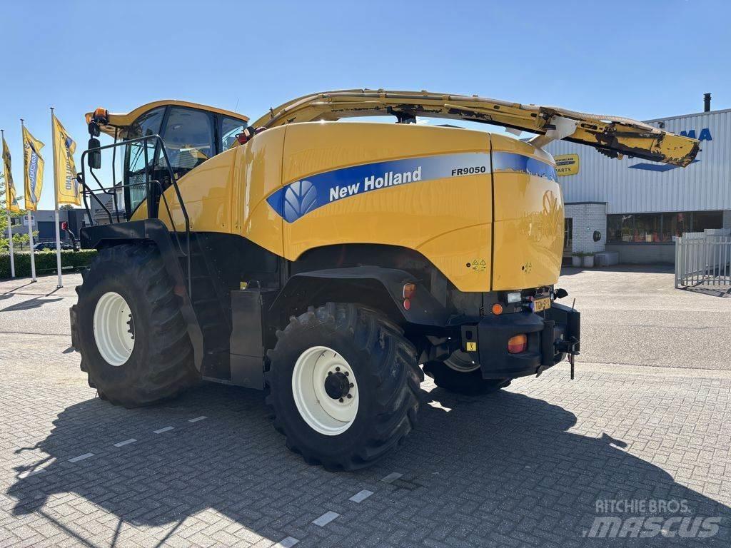 New Holland FR9050 علافات ذاتية الدفع