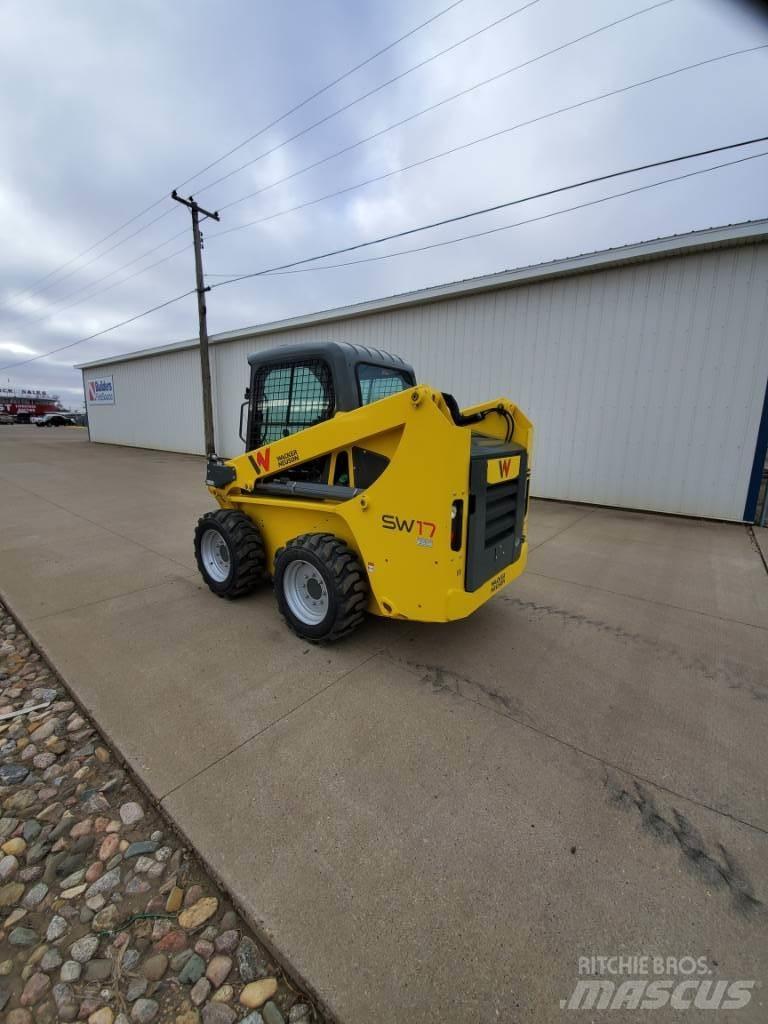 Wacker Neuson SW17 لوادر انزلاقية التوجيه