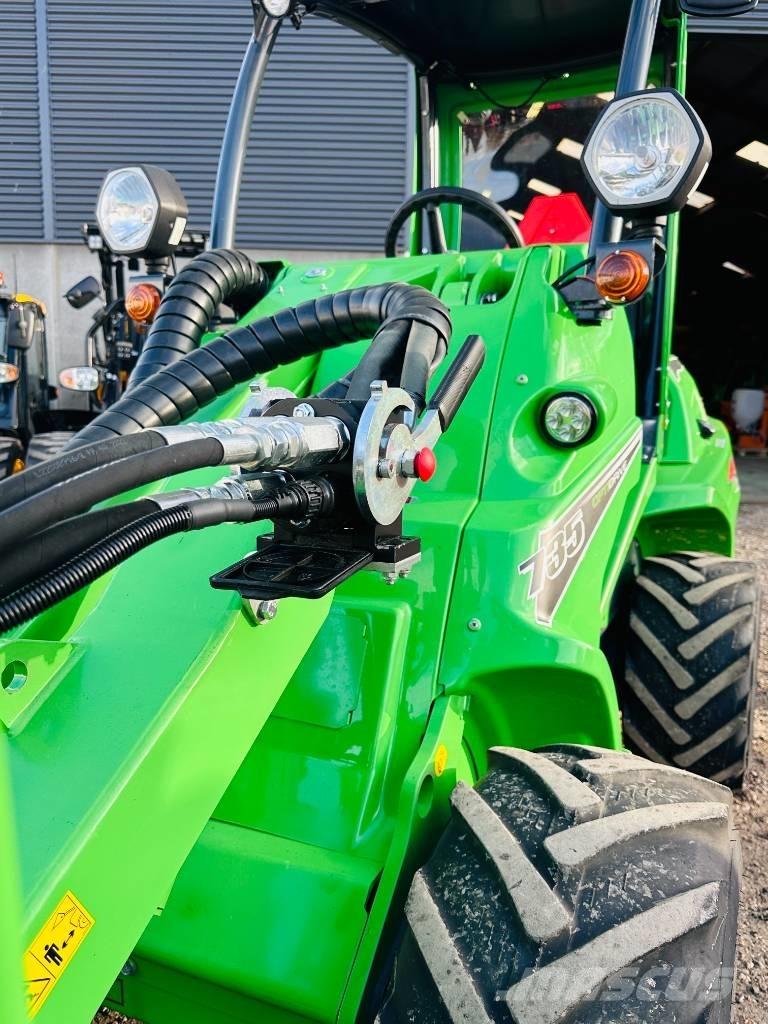 Avant 735 لوادر متعددة الأغراض