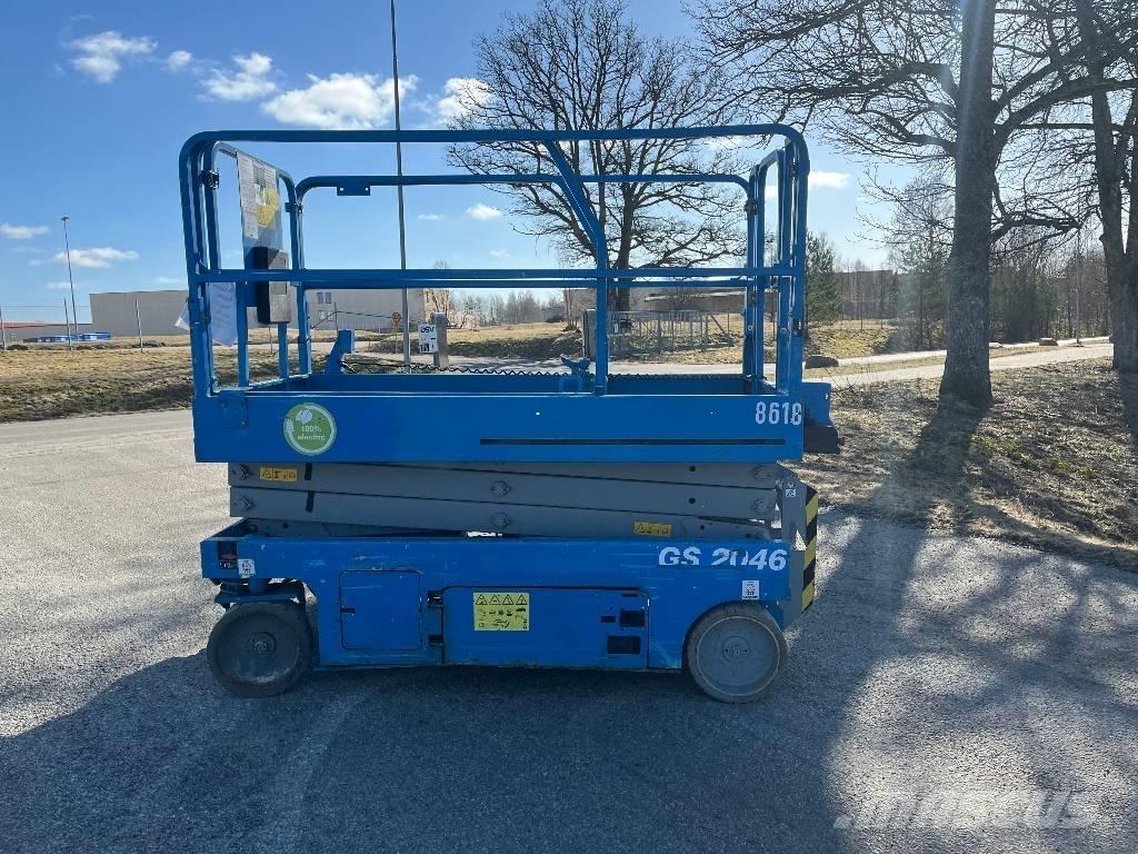 Genie GS 2046 رافعات مقصية الشكل