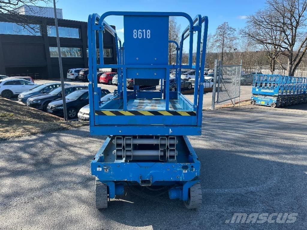 Genie GS 2046 رافعات مقصية الشكل