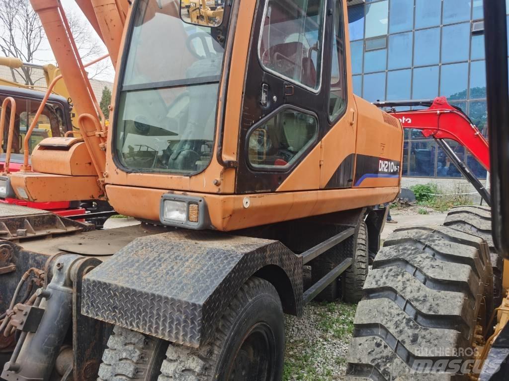 Doosan DH 210 W-7 حفارات بعجل