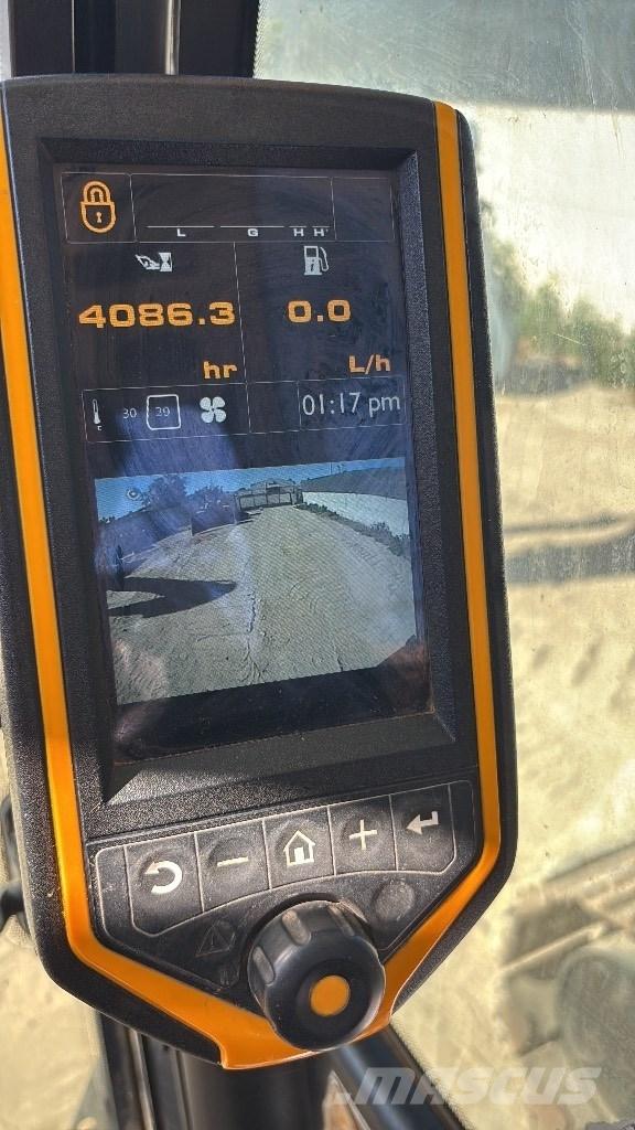 JCB JS 131 LC حفارات زحافة