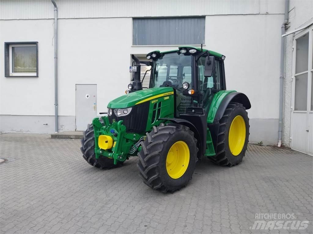 John Deere 6120M الجرارات