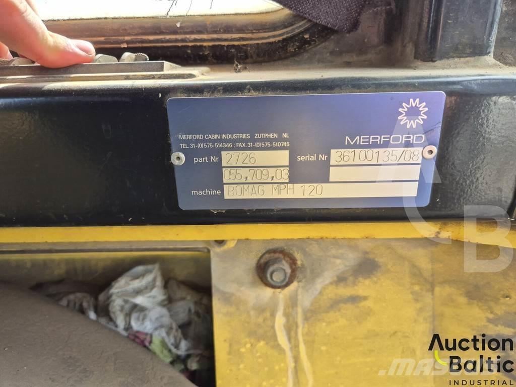 Bomag MPH 122 معدات تمهيد الطرق