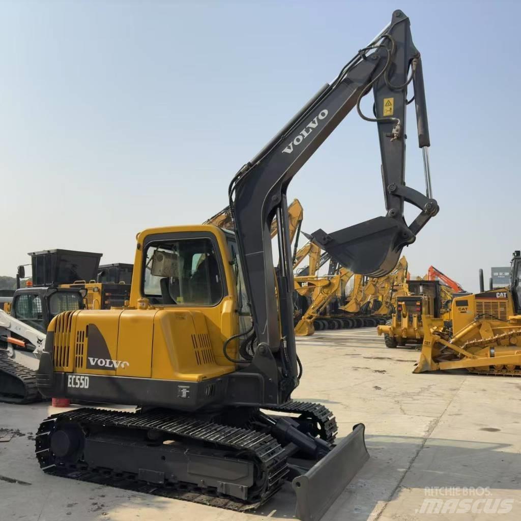 Volvo EC55D حفارات زحافة