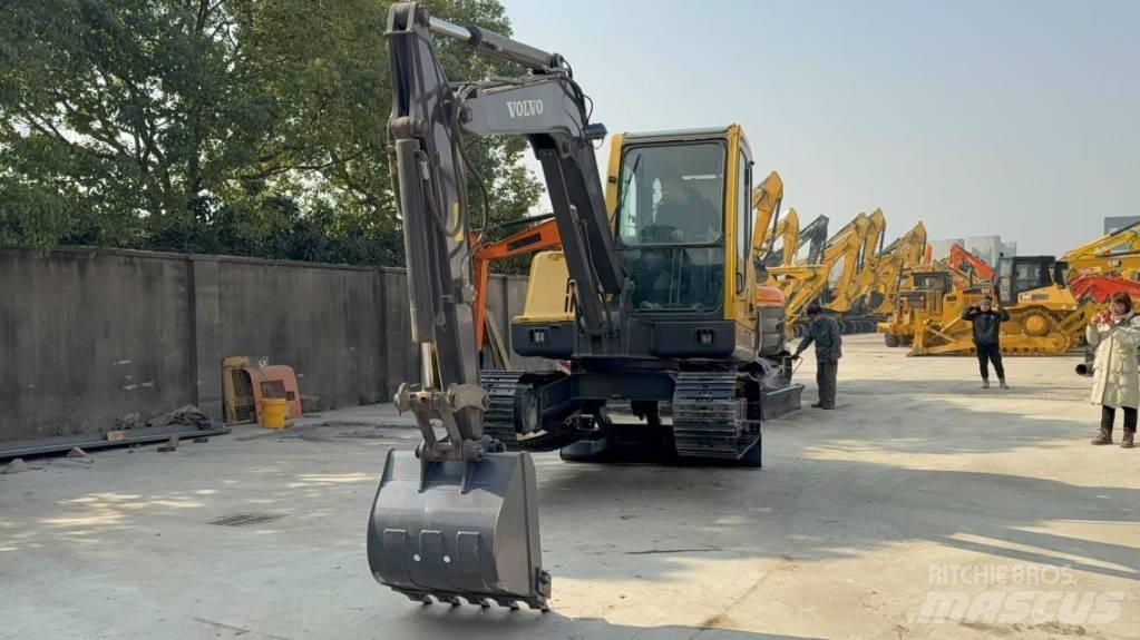 Volvo EC55D حفارات زحافة