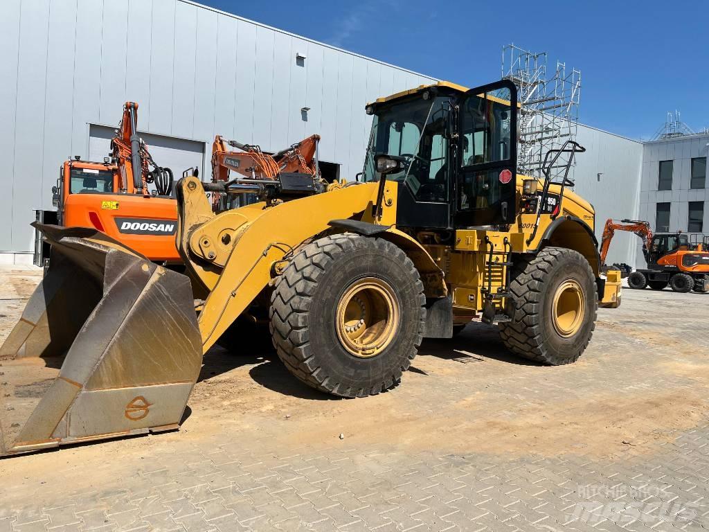 CAT 950 لوادر بعجل