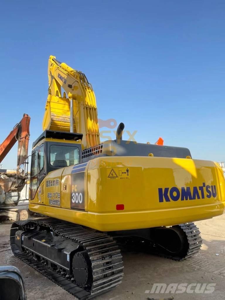 Komatsu PC 300-7 حفارات زحافة