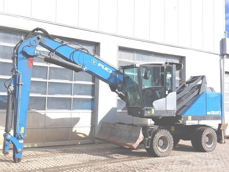 Fuchs MHL 320 F مناولات المخلفات / مناولات صناعية