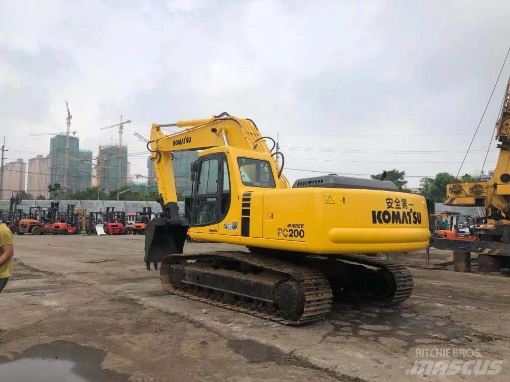 Komatsu PC 200-6 حفارات زحافة