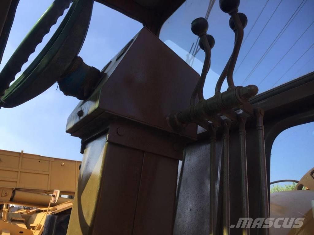 CAT 140 H معدات تمهيد الطرق