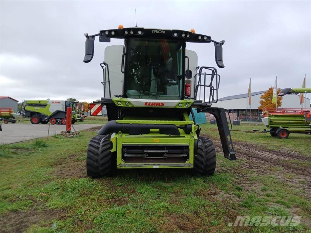 CLAAS Trion 660 TT حصادات