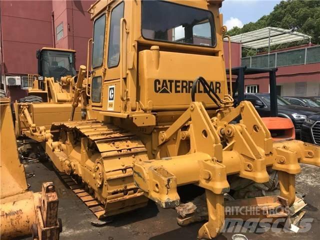 CAT D 6 D بلدوزرات مجنزرة