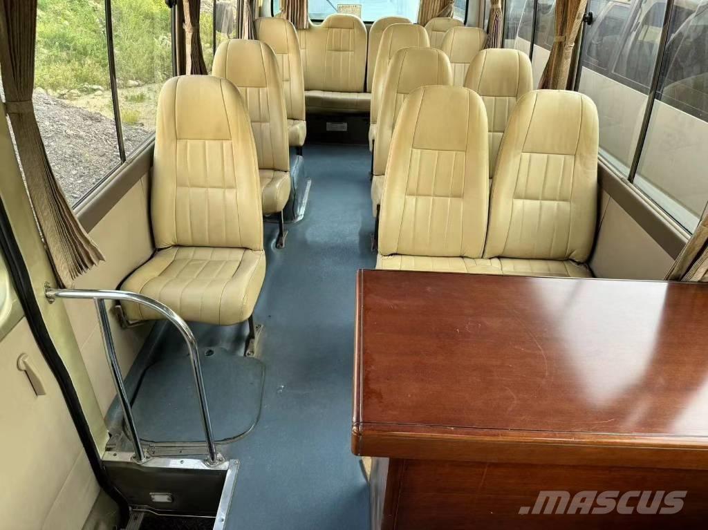 Toyota Coaster Bus حافلة صغيرة