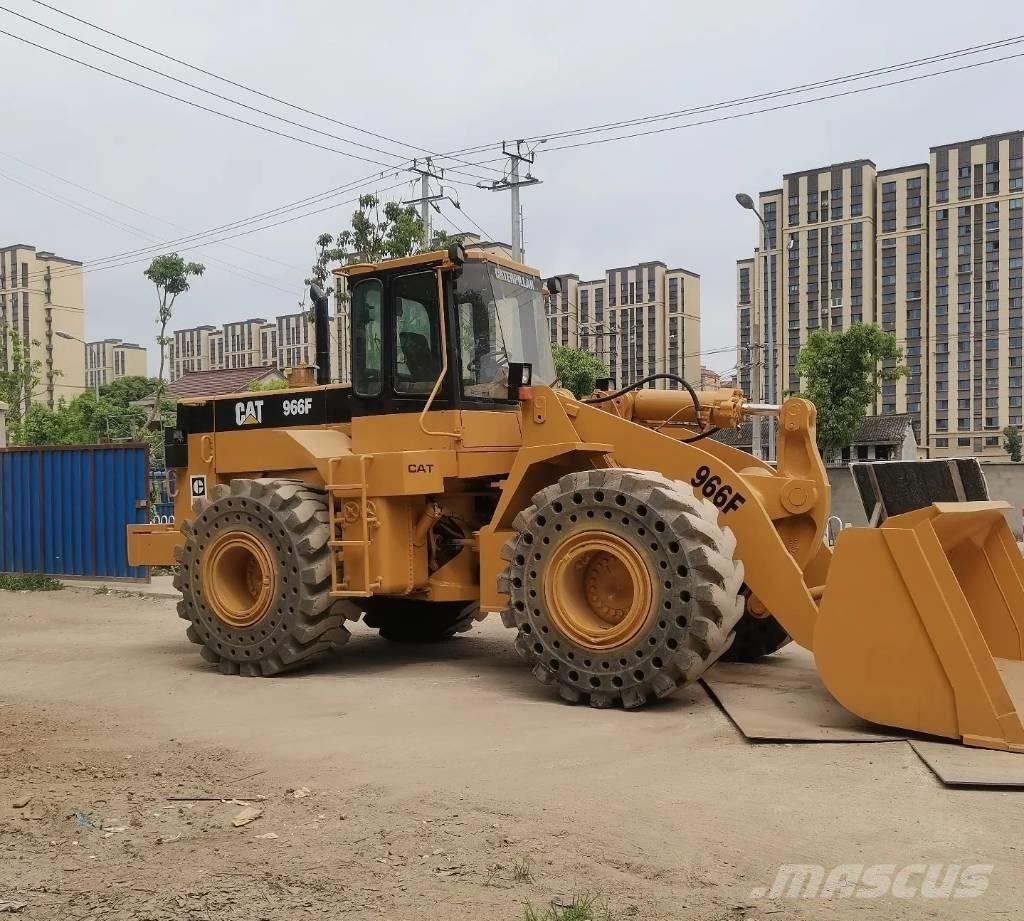 CAT 966 F لوادر بعجل