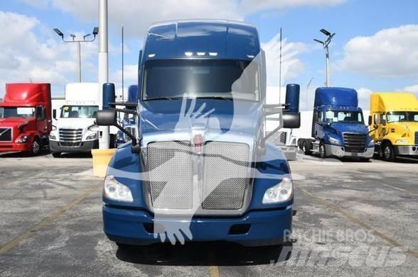 Kenworth T680 وحدات الجر
