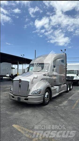 Kenworth T680 وحدات الجر