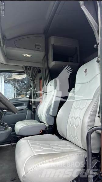 Kenworth T680 وحدات الجر