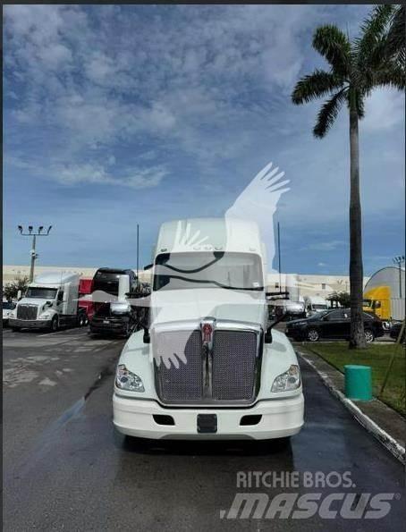 Kenworth T680 وحدات الجر