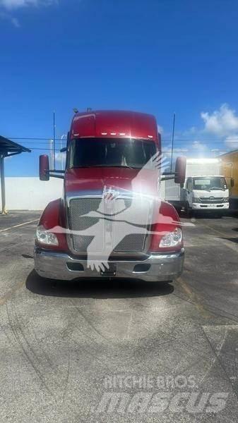 Kenworth T680 وحدات الجر