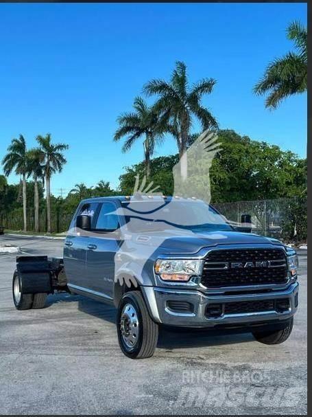RAM 5500 SLT شاحنات بمقصورة وهيكل
