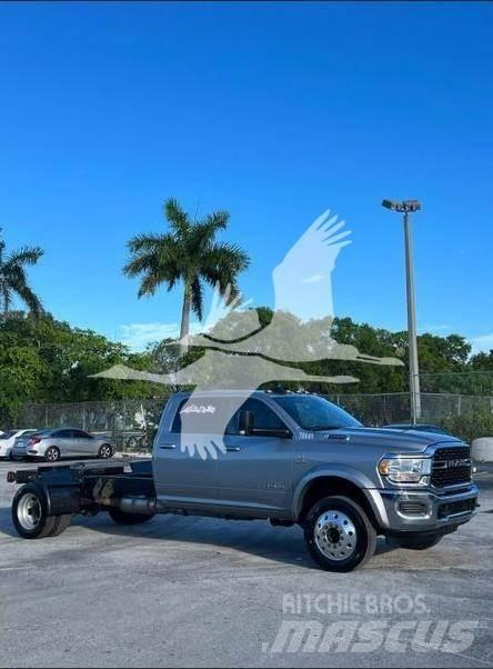 RAM 5500 SLT شاحنات بمقصورة وهيكل