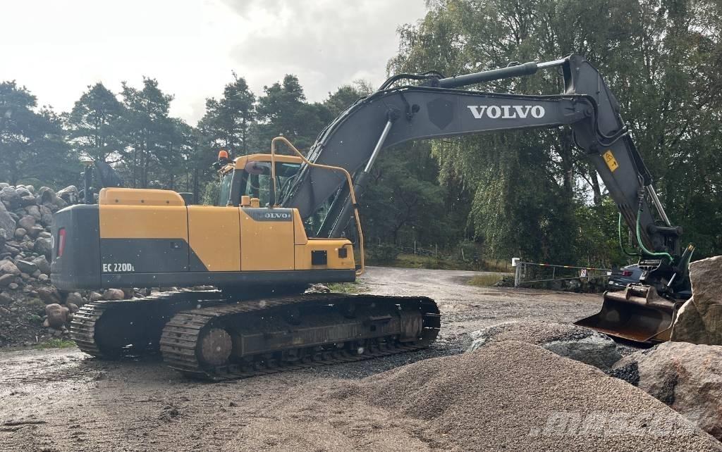 Volvo EC 220 DL حفارات زحافة