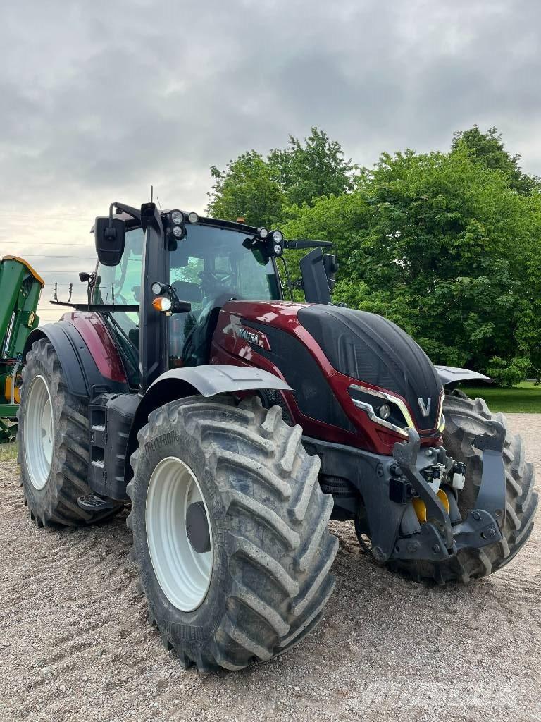 Valtra T 255 V الجرارات