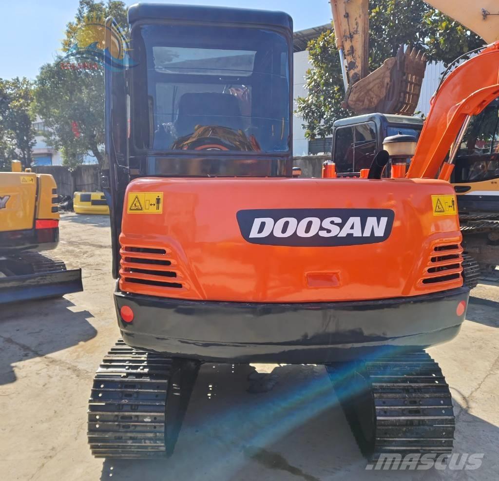 Doosan DH 55 حفارات صغيرة أقل من 7 طن (حفارات صغيرة)