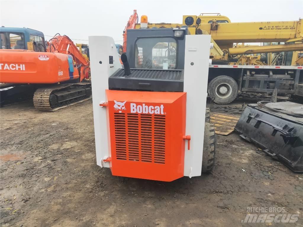 Bobcat S130 لوادر انزلاقية التوجيه