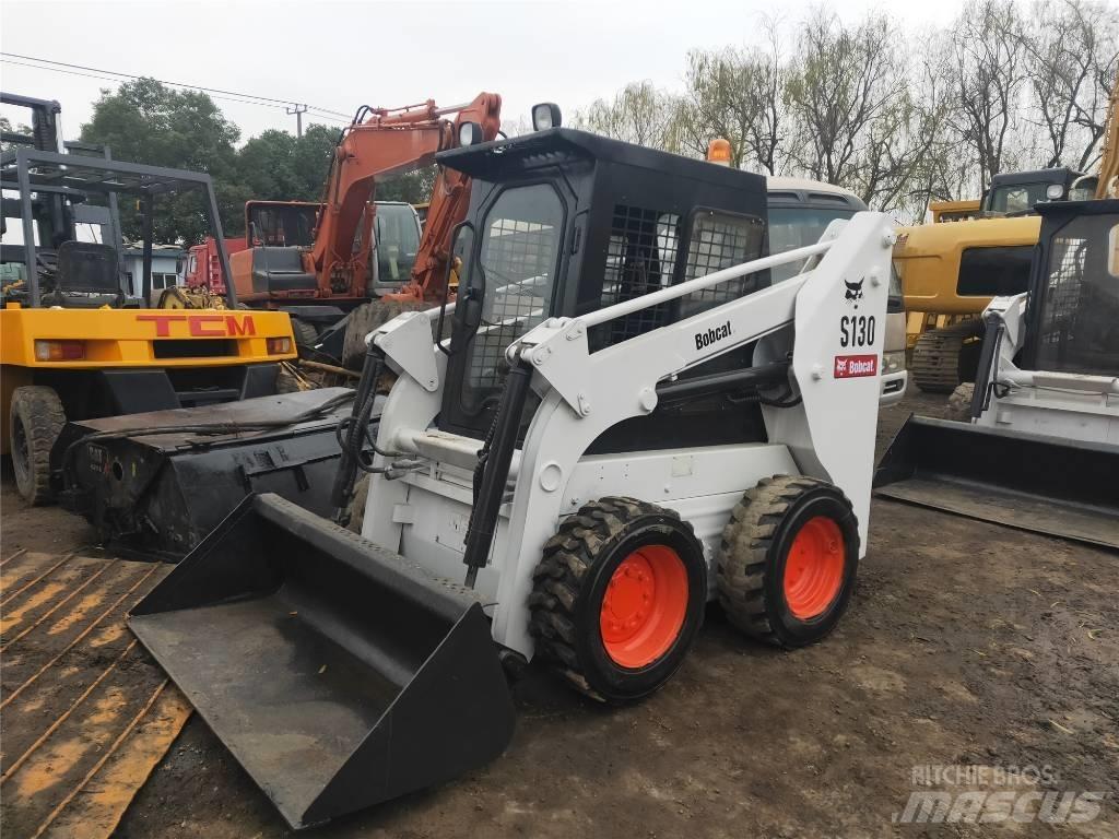 Bobcat S130 لوادر انزلاقية التوجيه